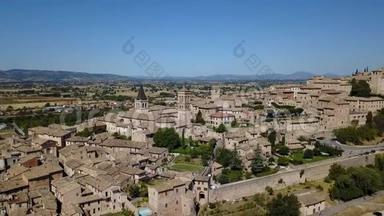 斯佩罗，意大利最美丽的小镇之一。 从空中俯瞰村庄